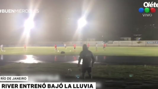 River entrenó bajo la lluvia en Río de Janeiro