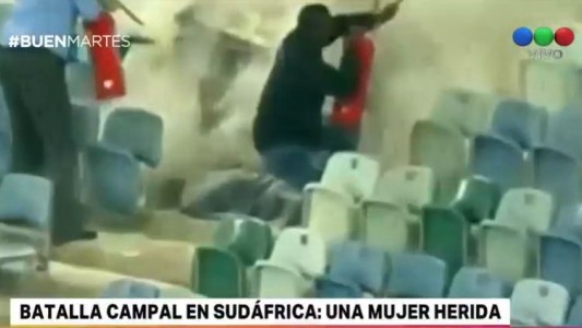 Un partido de la Copa de Sudáfrica terminó en batalla campal