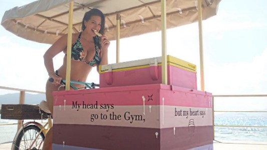 Como Ivana Nadal, la modelo Ashley Graham muestra su celulitis con orgullo