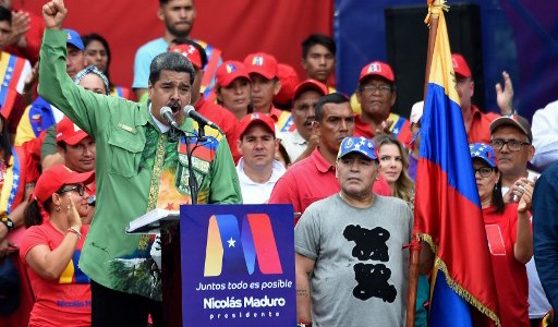 Diego Maradona bailó en el acto de cierre de la campaña de Nicolás Maduro