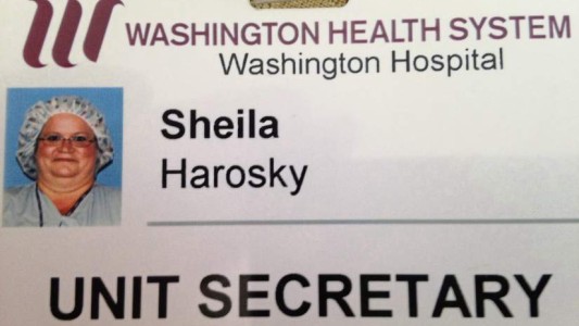 Una mujer denuncia a una enfermera que le sacó fotos desnuda durante una operación