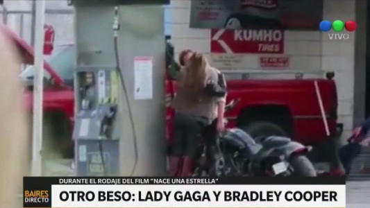 Lady Gaga y Bradley Cooper son captados dándose apasionado beso
