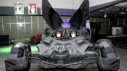 Como hobby, empezó a construir réplicas de autos y ahora los exporta