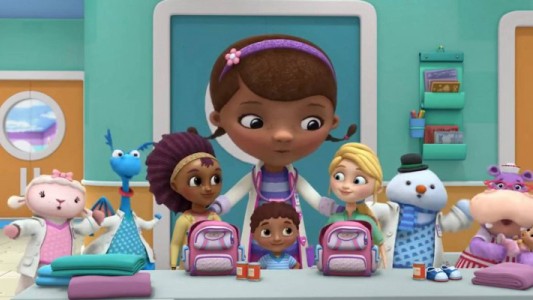 Disney incluyó por primera vez a una pareja de mujeres en la Doctora Juguetes