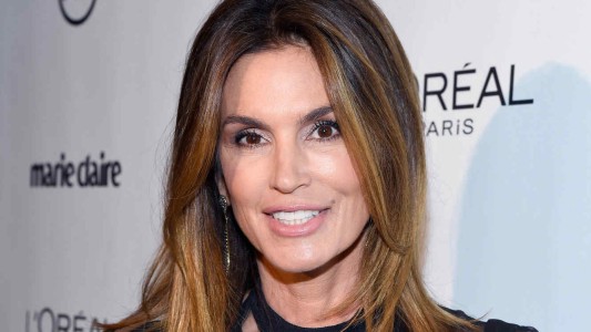 Cindy Crawford se animó al topless a los 51 años