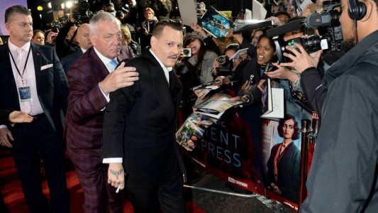 Johnny Depp, borracho en la alfombra roja