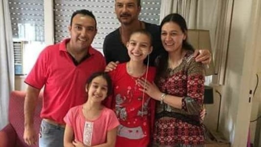 Arjona sorprendió a una fanática que padece una grave enfermedad y no podía ir a ver sus shows