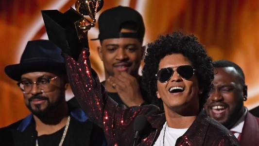 Bruno Mars la rompió en los Grammys