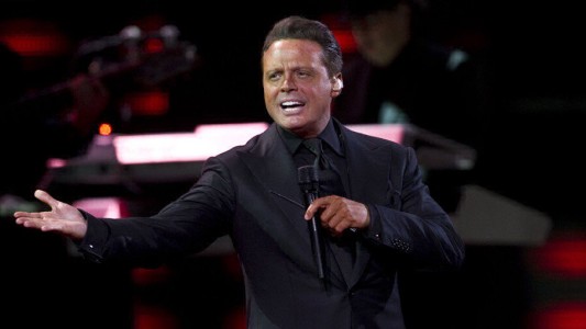 Luis Miguel sorprendió a sus fanáticas con "gestos obscenos" en pleno show
