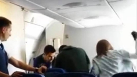 Difunden el video de una golpiza a un inmigrante dominicano en España