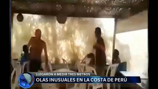 Olas gigantes en la costa del Pacífico