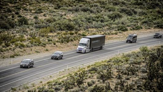 Estados Unidos: autorizan la circulación del primer camión sin chofer