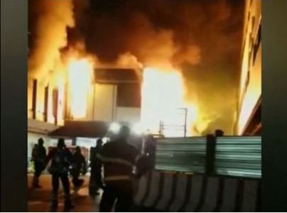 Impresionante incendio en el aeropuerto de Roma