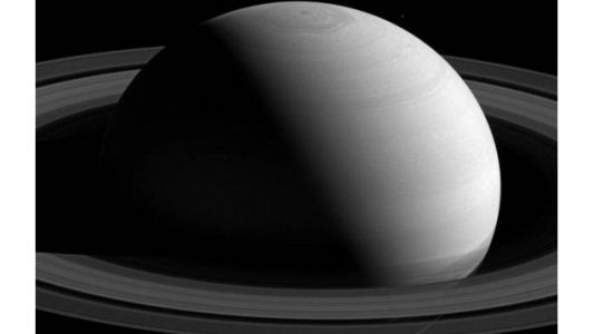 La NASA consigue tomar esta impresionante foto de Saturno y sus anillos