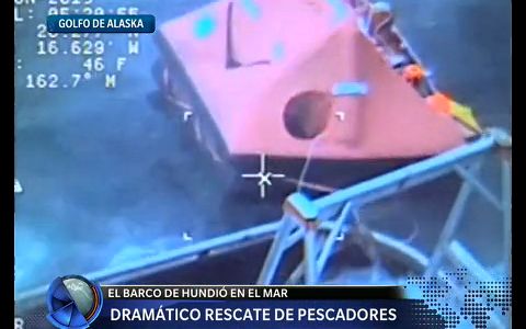 Dramático rescate de pescadores en Alaska