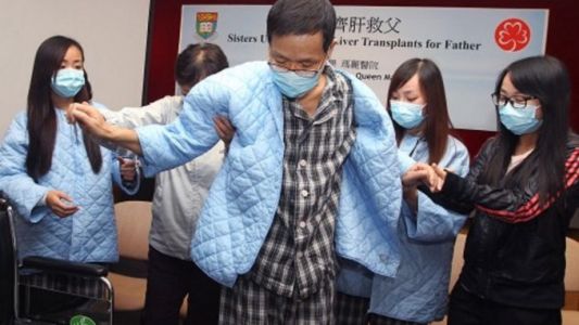 Trasplante: recibió un hígado reconstruido con partes de órganos de sus hijas