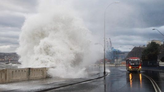 Chile: temporal dejó seis muertos y más de mil damnificados por inundaciones