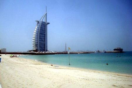 Dejó ahogar a su hija para que no la toquen los guardavidas