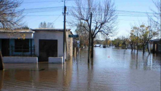 Más de 4000 uruguayos evacuados por las inundaciones