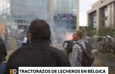 Tractorazo de lecheros en Bélgica
