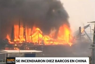 Se incendiaron 10 barcos en el puerto de Hong Kong
