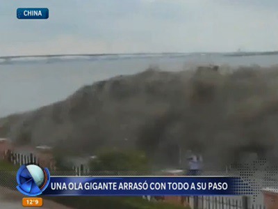 Una ola gigante en la costa china