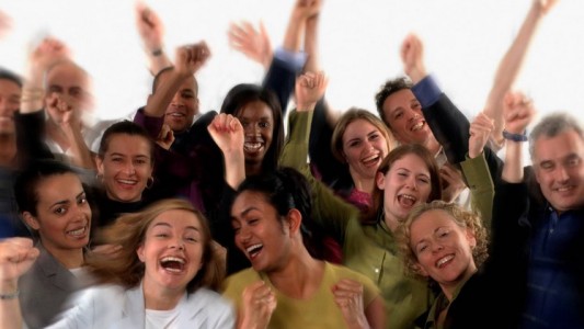 Científicos descubren cuál es la edad de la máxima felicidad