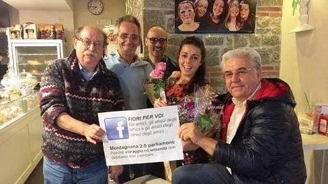 Moza italiana echó de un bar a clientes racistas