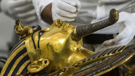 Fotos: restauran la máscara de Tutankamon y esperan revelar nuevos misterios