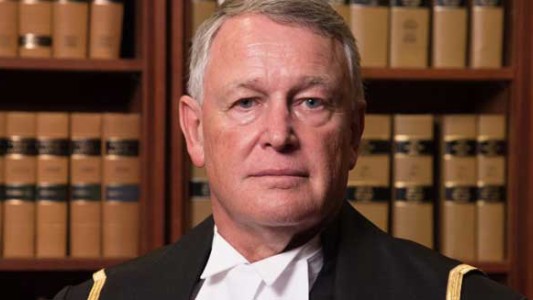 "¿Por qué no cerraste las rodillas?", le preguntó un juez a una joven violada