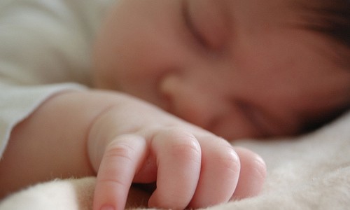 ¿Cuántas horas deben dormir los chicos y a qué hora tienen que acostarse?