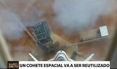 Un cohete logra una hazaña espacial al volver a aterrizar para ser reutilizado