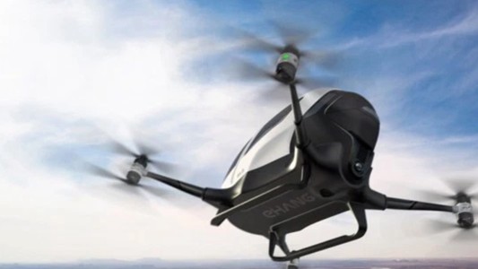 Cómo es el primer drone que transporta personas