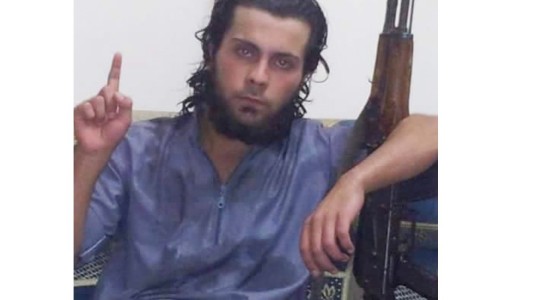 Miliciano ejecutó en público a su propia madre porque le pidió que abandonara ISIS