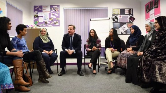 Reino Unido deportará a inmigrantes que no hablen inglés