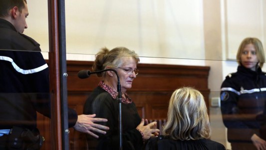 Francia: indultan a una mujer que mató a su marido porque la maltrató 47 años