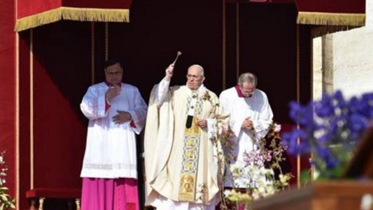 El Papa recordó a las víctimas del terrorismo y pidió no olvidar a refugiados