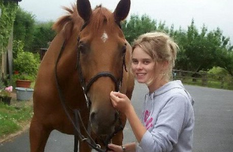 Joven británica sufre una anorexia tan severa que cree que puede "respirar calorías"