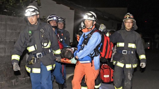 Fuerte terremoto en Japón: tres muertos y más de 200 heridos