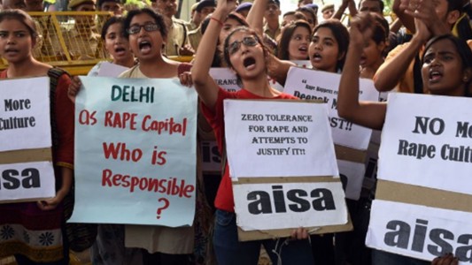 Conmoción por el caso de una mujer violada, mutilada y asesinada en la India