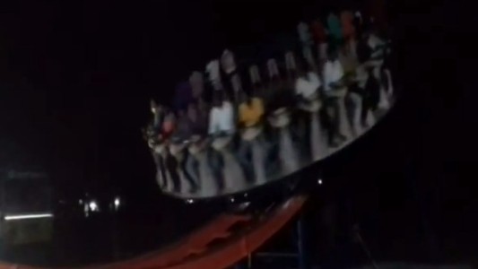 Horror: Se desplomó un juego en un parque de diversiones, murió una persona