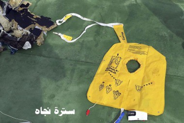 Hallaron la caja negra del avión de Egyptair