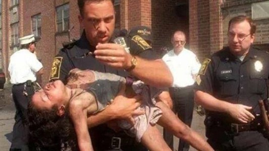 Le salvó la vida cuando era una nena y 18 años después estuvo en su graduación