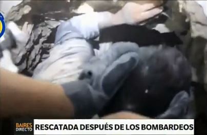 Dramático rescate de una nena luego de bombardeos en Siria