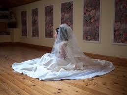 España: detuvieron a una mujer por arreglar el casamiento de su hija menor con un hombre de 70 años