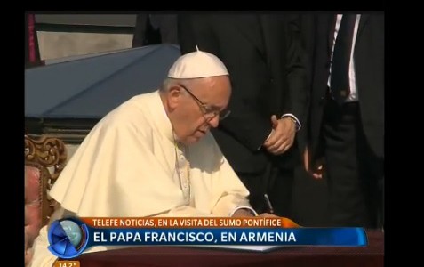 El papa en Armenia: "Rezo con dolor en el corazón para que nunca más haya tragedias como esta"