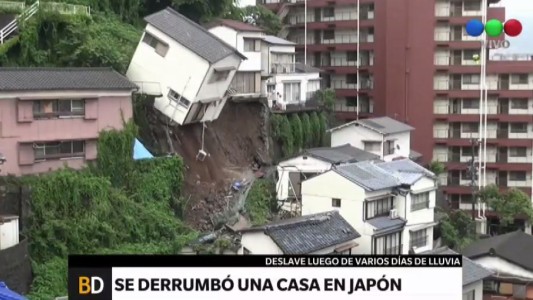 Impresionante derrumbe de una casa en Japón