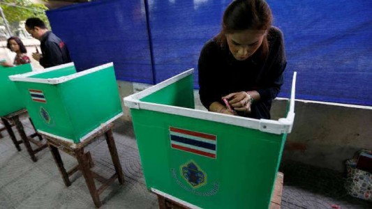 Tailandia prohíbe Pokémon Go durante votación