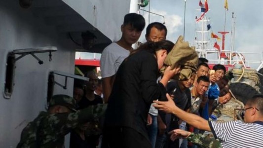 Una mujer cayó desde un crucero y pasó 38 horas en alta mar