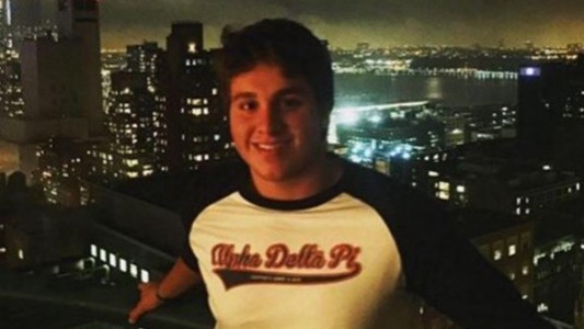 Estudiante de 19 años mata a golpeas a una pareja y se come la cara de una de las víctimas